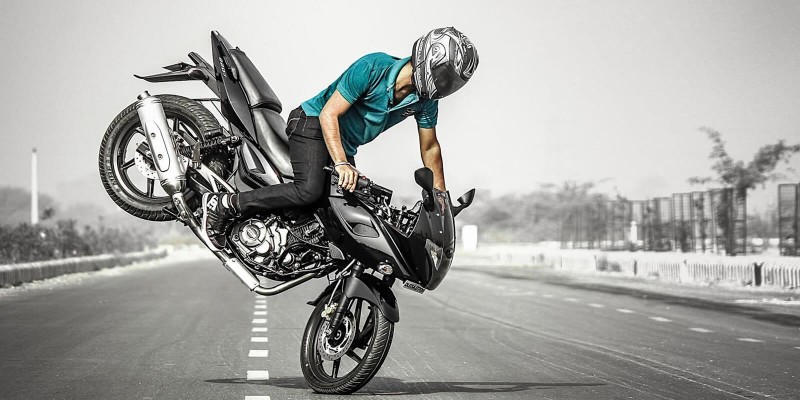 Dez infrações de moto que fazem você perder a carteira